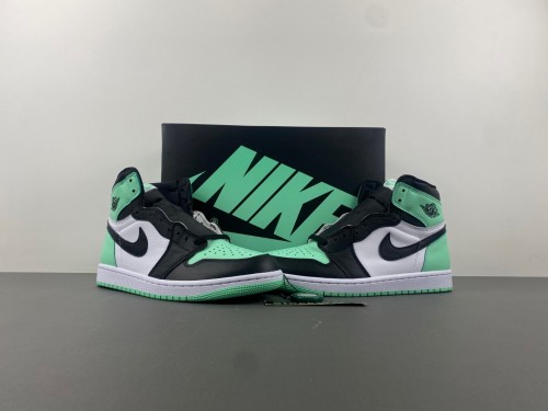 A*ir J*ordan 1 High OG “Green Glow” DZ5485-130