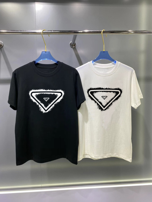 P*rada Top Quality Clothes
