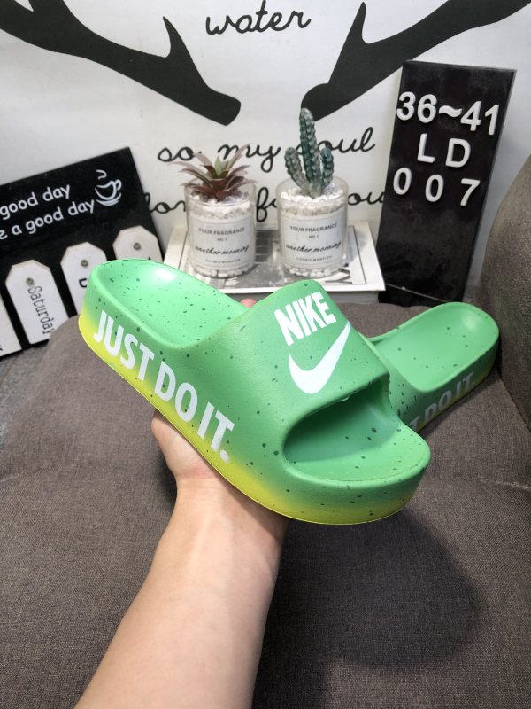 Women N*ike Top Sandals
