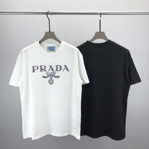 P*rada Top Quality Clothes