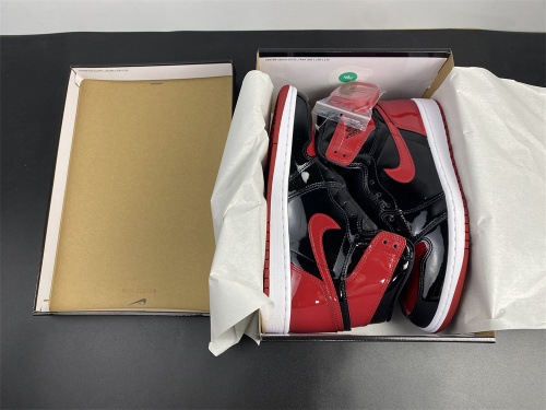 Air Jordan 1 High OG “Bred Patent” 555088-063