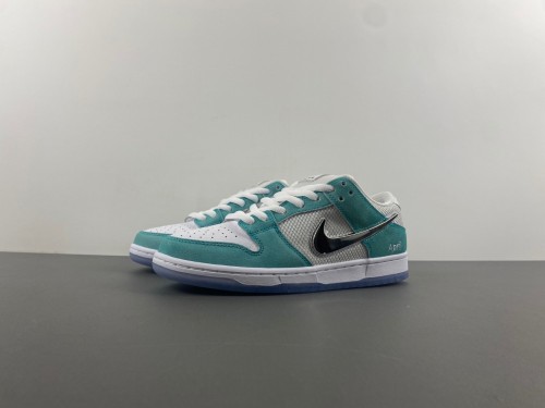 SB Dunk Low FD2562-400