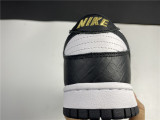 Supreme x N*ike SB Dunk Low DH3228-102