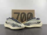 Y*eezy Boost 700 V3 Fade ID1674