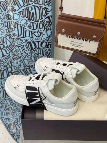 Men Women 𝑉*𝐴𝐿𝐸𝑁𝑇𝐼𝑁𝑂 Top Sneakers