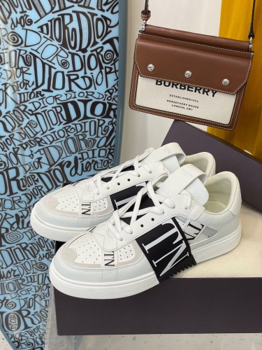 Men Women 𝑉*𝐴𝐿𝐸𝑁𝑇𝐼𝑁𝑂 Top Sneakers