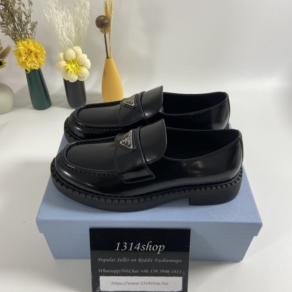 Men and Women P*rada Top Loafer