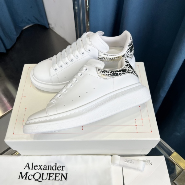 A*exander M*queen Sneaker