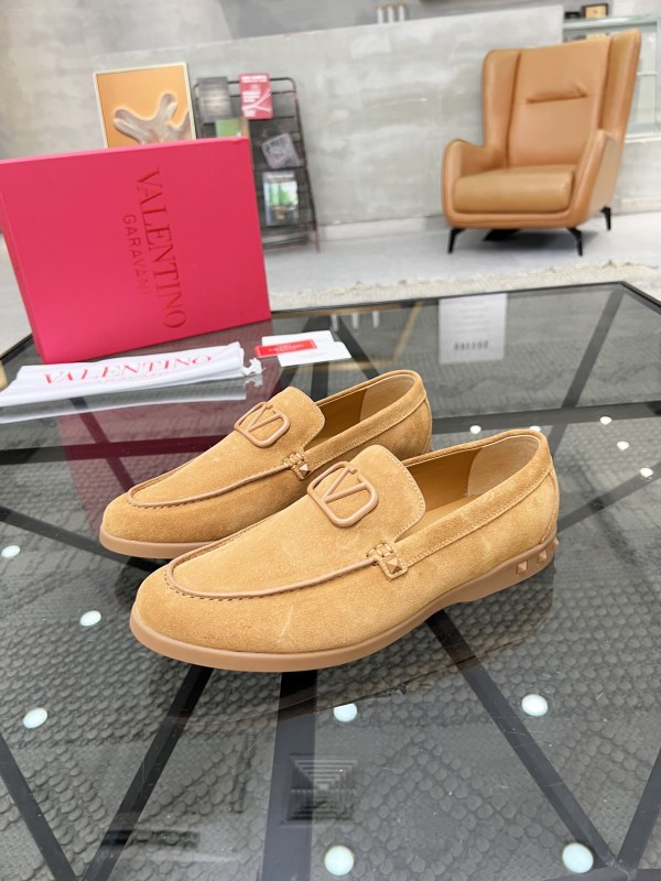 Men 𝑉*𝐴𝐿𝐸𝑁𝑇𝐼𝑁𝑂 Top Sneakers