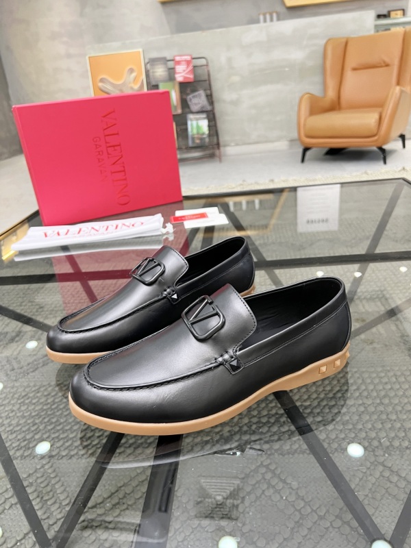 Men 𝑉*𝐴𝐿𝐸𝑁𝑇𝐼𝑁𝑂 Top Sneakers