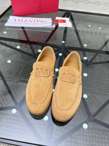 Men 𝑉*𝐴𝐿𝐸𝑁𝑇𝐼𝑁𝑂 Top Sneakers