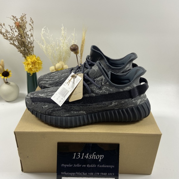 Y*eezy Boost 350 V2 ID4811