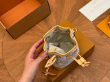 L*ouis V*uitton Top bucket bag 13*16cm