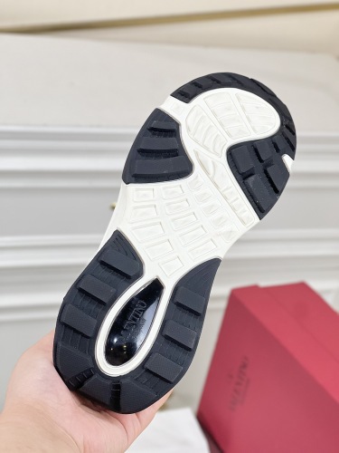 Men 𝑉*𝐴𝐿𝐸𝑁𝑇𝐼𝑁𝑂 Top Sneakers
