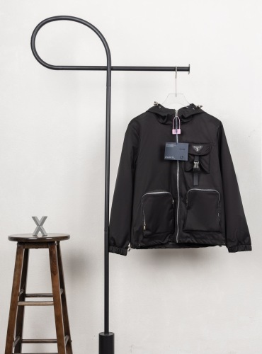 P*rada Top Quality Clothes