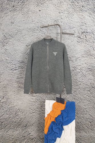 P*rada Top Quality Clothes