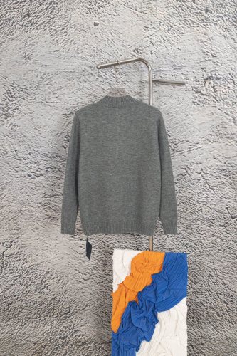 P*rada Top Quality Clothes