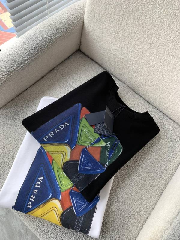 P*rada Top Quality Clothes