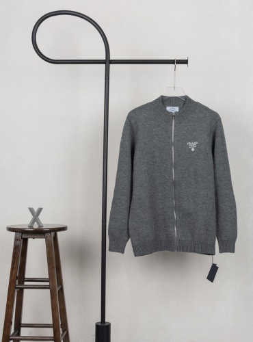 P*rada Top Quality Clothes