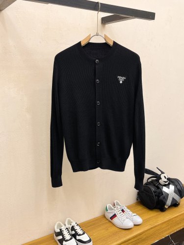P*rada Top Quality Clothes