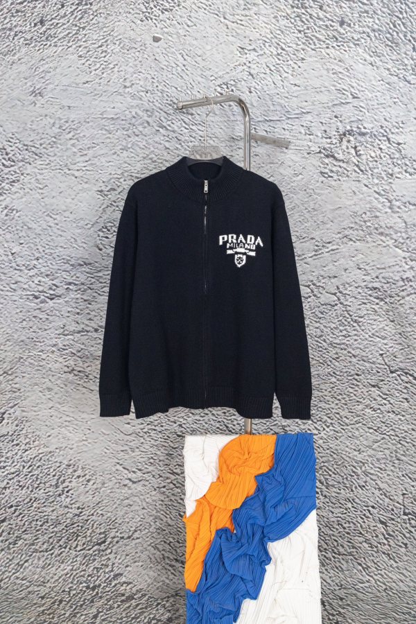 P*rada Top Quality Clothes