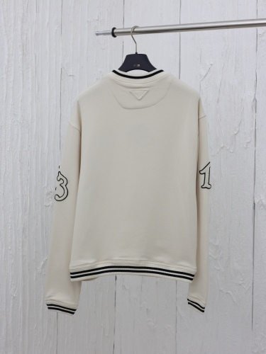 P*rada Top Quality Clothes