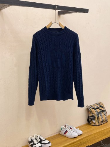 P*rada Top Quality Clothes