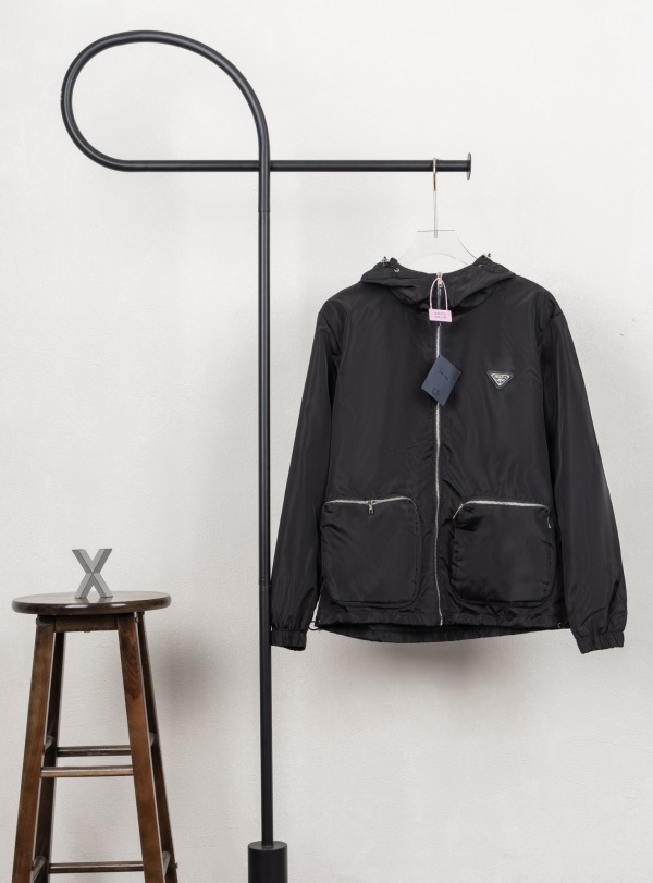 P*rada Top Quality Clothes