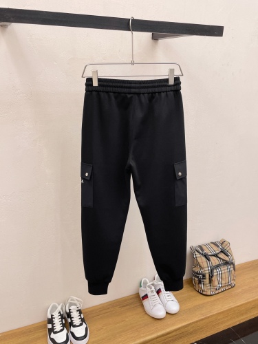 P*rada Top Quality Clothes