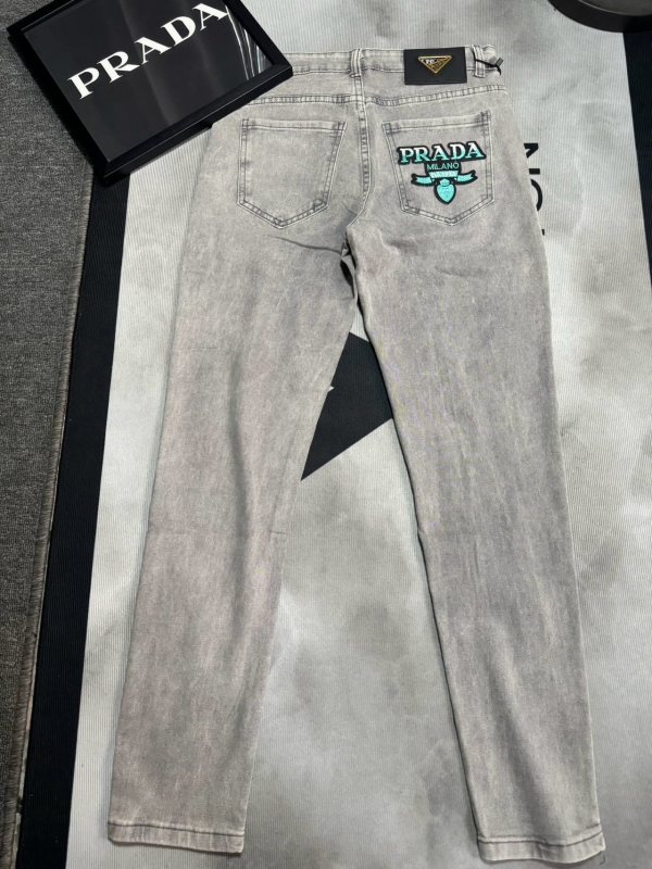 P*rada Top Quality Clothes