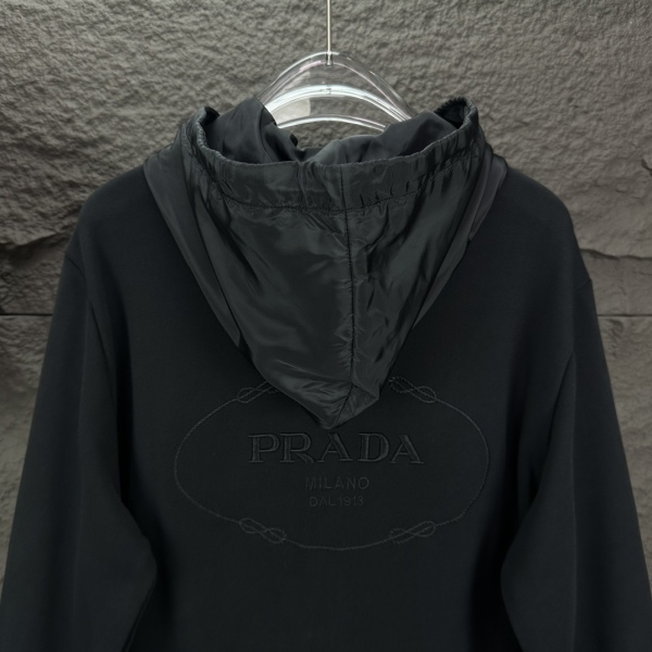 P*rada Top Quality Clothes