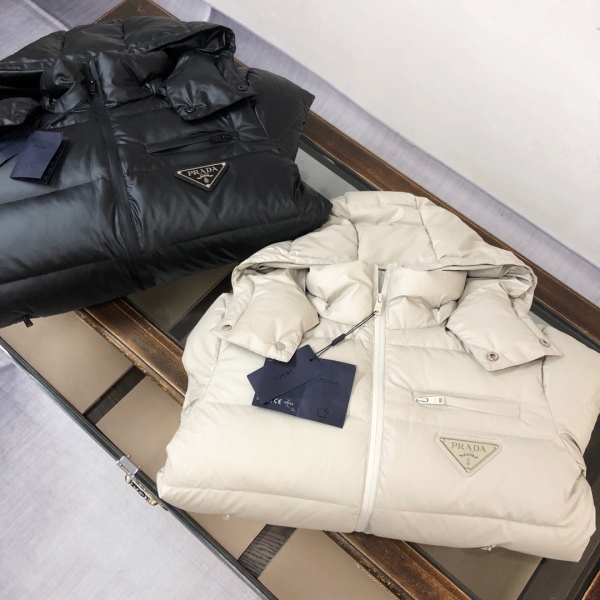 P*rada Top Quality Clothes