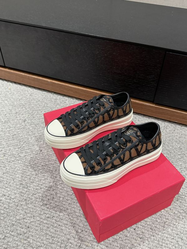 Men Women 𝑉*𝐴𝐿𝐸𝑁𝑇𝐼𝑁𝑂 Top Sneakers