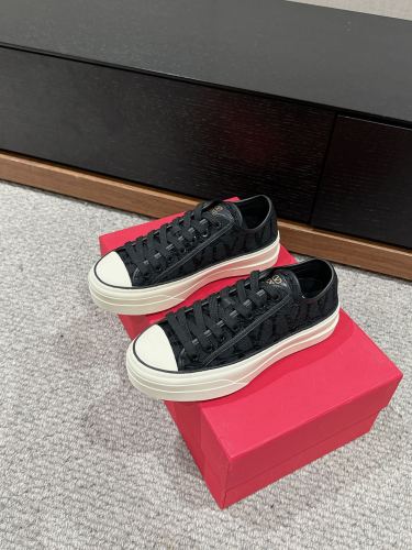 Men Women 𝑉*𝐴𝐿𝐸𝑁𝑇𝐼𝑁𝑂 Top Sneakers