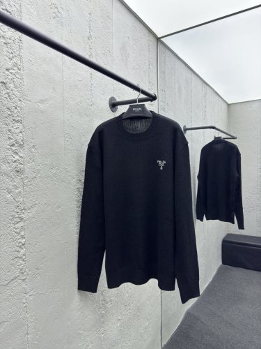 P*rada Top Quality Clothes