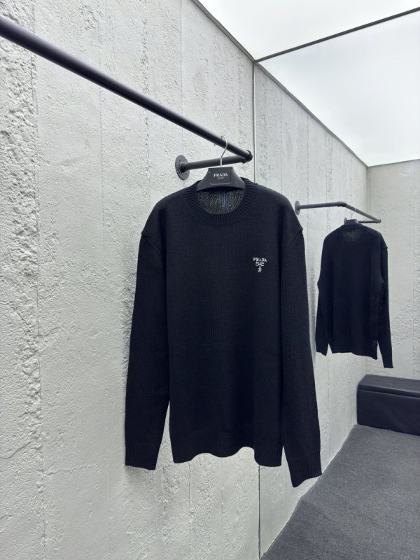 P*rada Top Quality Clothes