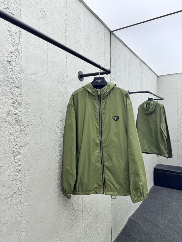 P*rada Top Quality Clothes