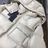 P*rada Top Quality Clothes