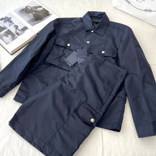 P*rada Top Quality Clothes