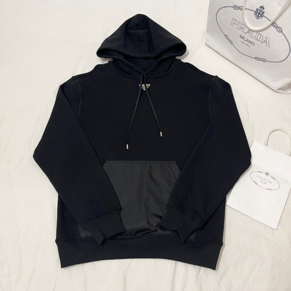 P*rada Top Quality Clothes