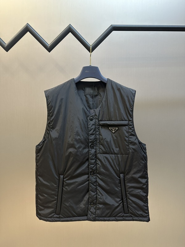 P*rada Top Quality Clothes