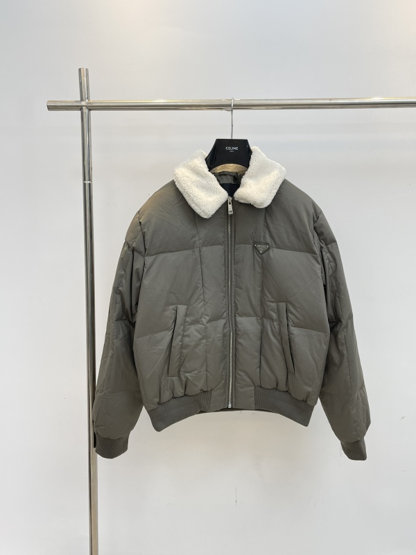 P*rada Top Quality Clothes
