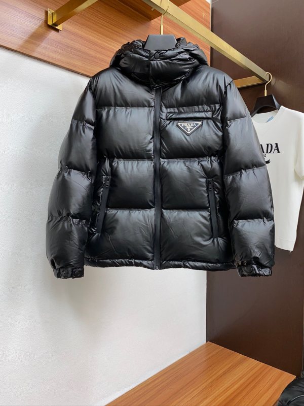P*rada Top Quality Clothes