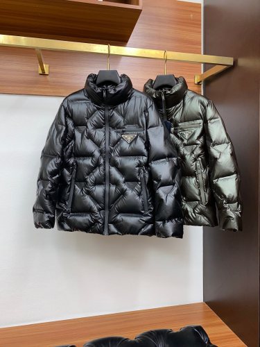 P*rada Top Quality Clothes