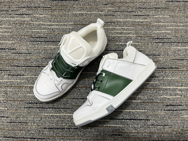 Men 𝑉*𝐴𝐿𝐸𝑁𝑇𝐼𝑁𝑂 Top Sneakers