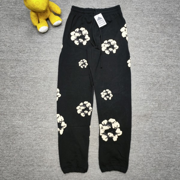 D*enim T*ears *L*evis Top Quality Clothes