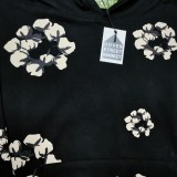 D*enim T*ears *L*evis Top Quality Clothes