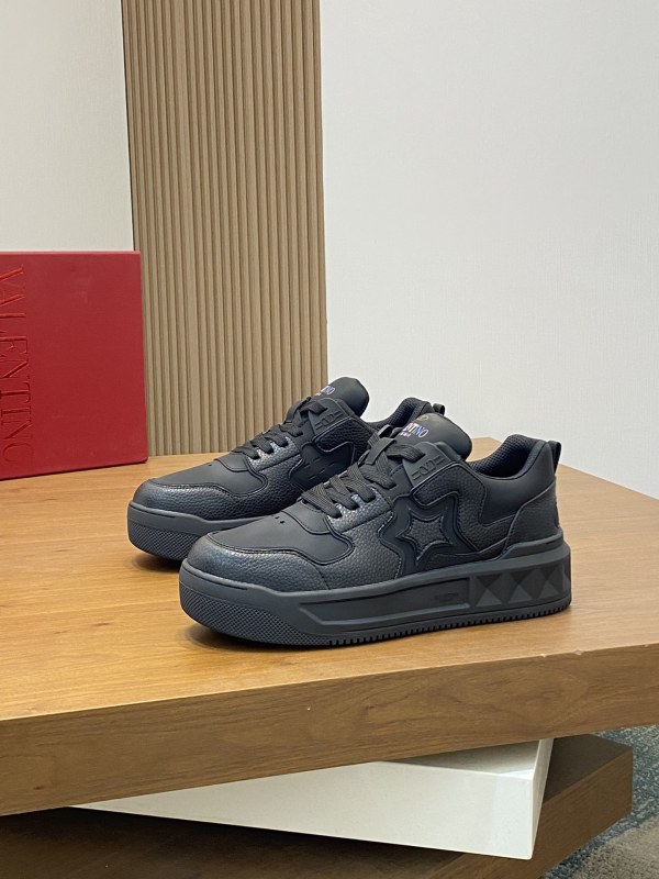Men and women 𝑉*𝐴𝐿𝐸𝑁𝑇𝐼𝑁𝑂 Top Sneakers