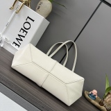 L*oewe Top Quality bag