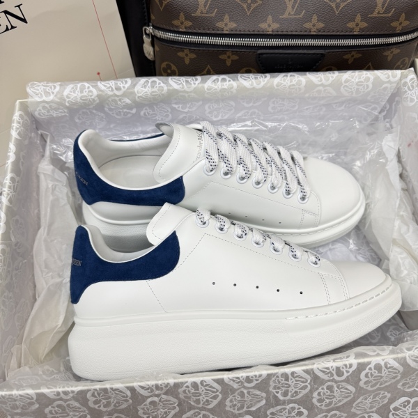 A*exander M*queen Sneaker